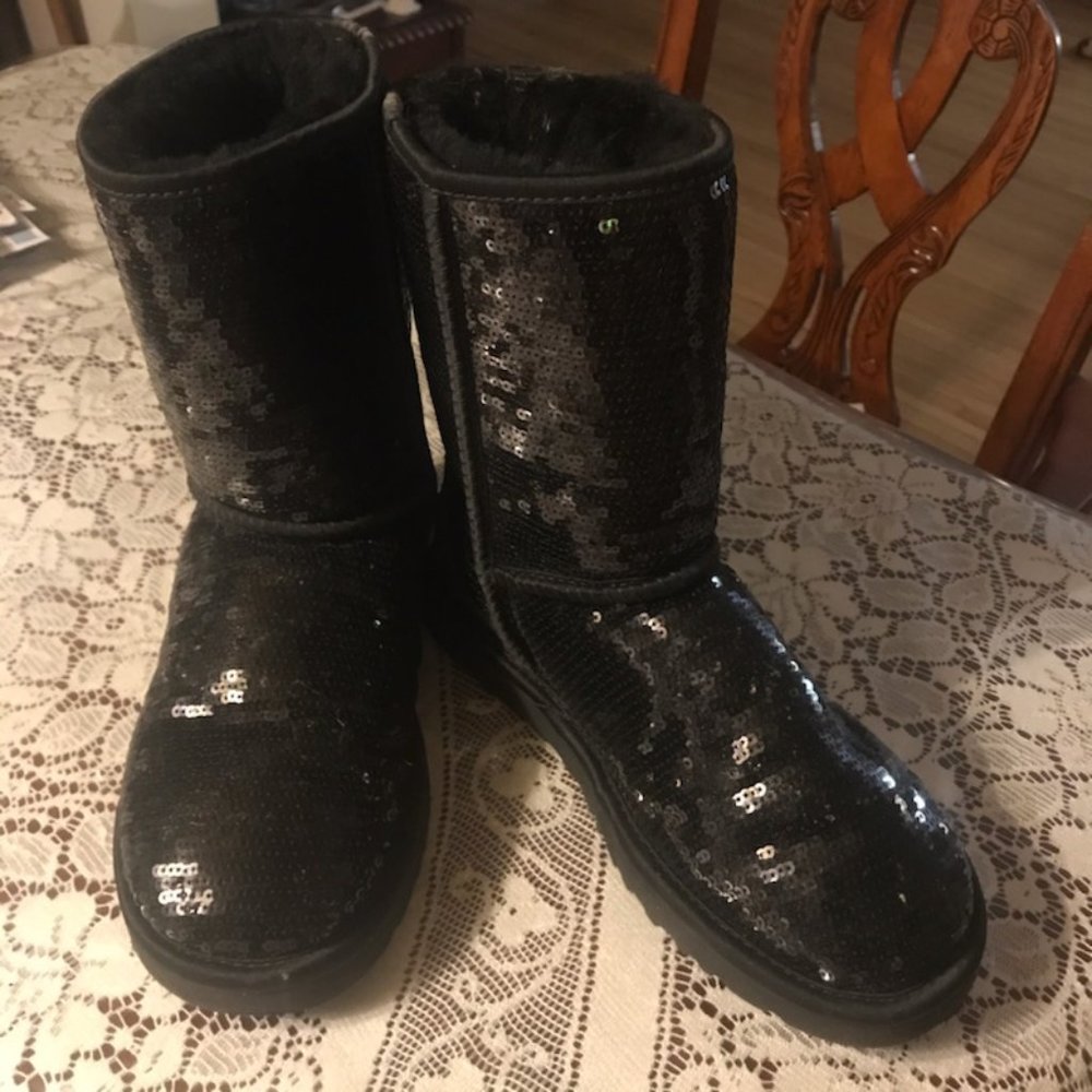 Uggs Short Black Sequin Boots Size 7